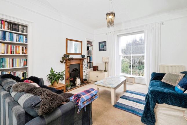 Flat 3, 3, Penrose Terrace, Cornwall photo 3