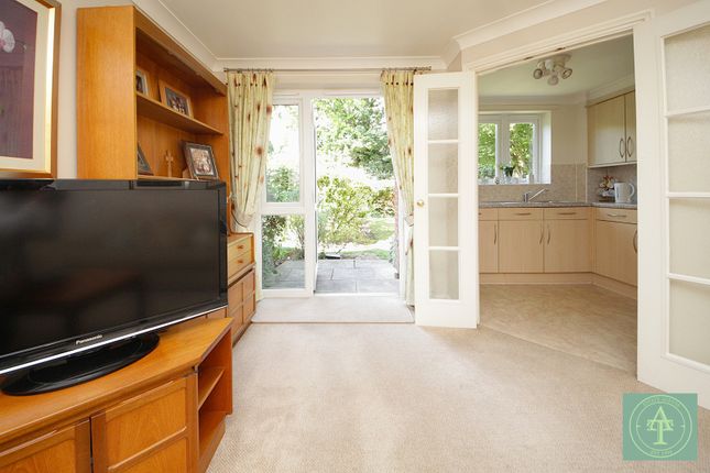 2 Austen Court, 205 Winchmore Hill Road, London photo 2