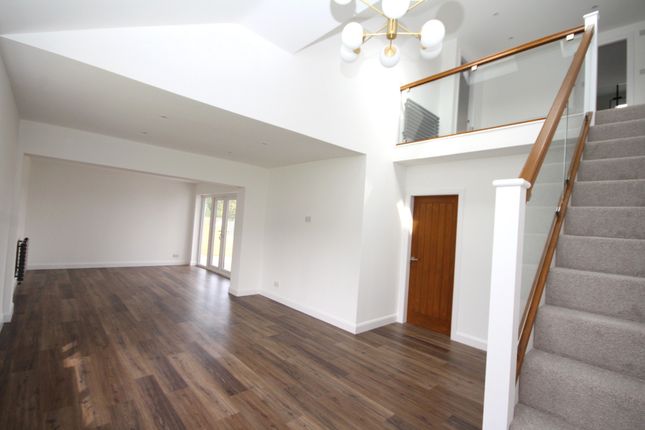 98, Hillside Avenue, Bromley Cross, Bolton, Greater Manchester photo 2