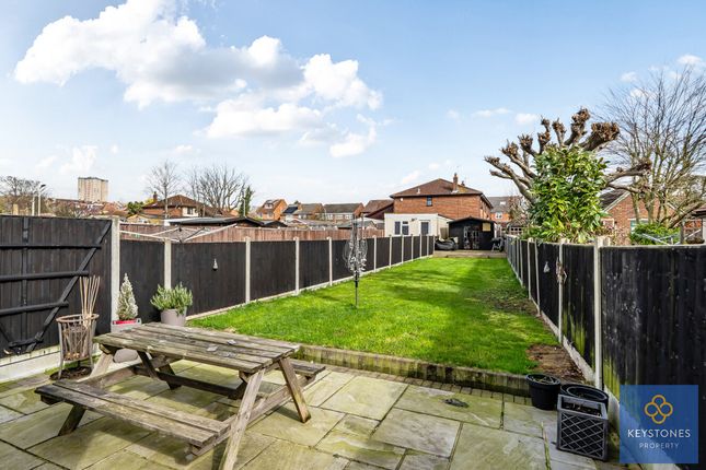 32, Bellevue Road, Collier Row photo 4