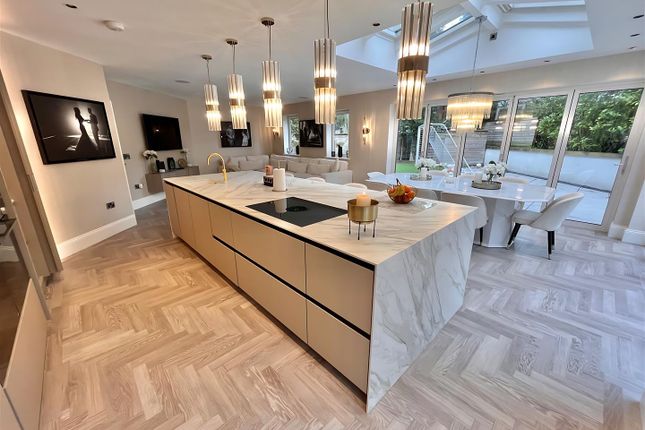 Pinewood, Wilmslow Park South, Wilmslow photo 4