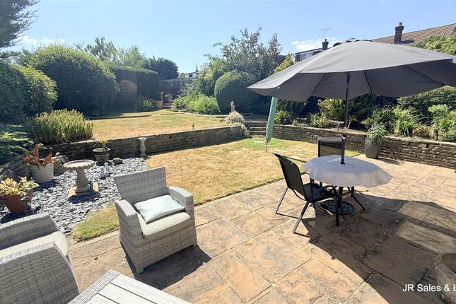 2, Theobalds Close, Potters Bar photo 2