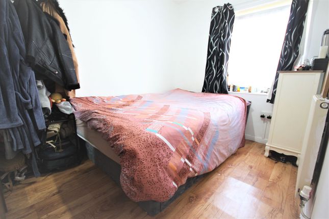 Maisonette for sale in Fox Close, London