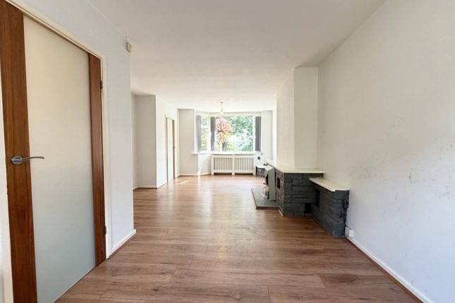 249 Armley Ridge Road, LEEDS photo 3