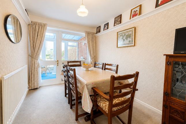 10, The Meadows, Bidford-on-Avon photo 4