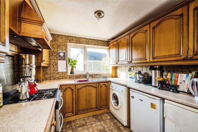 9, Heol Las, Pontardawe photo 4