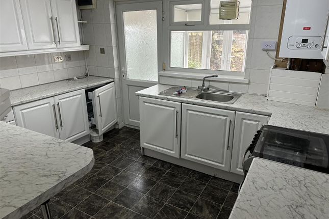 11, Bannatyne Close, Manchester photo 3
