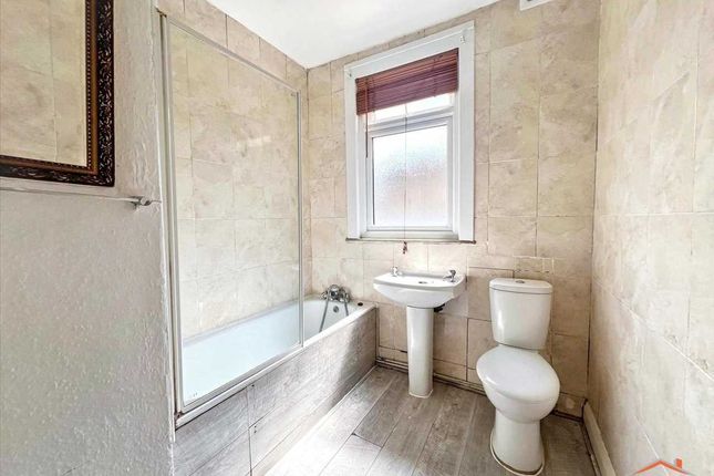 226A, Station Road, Edgware photo 5