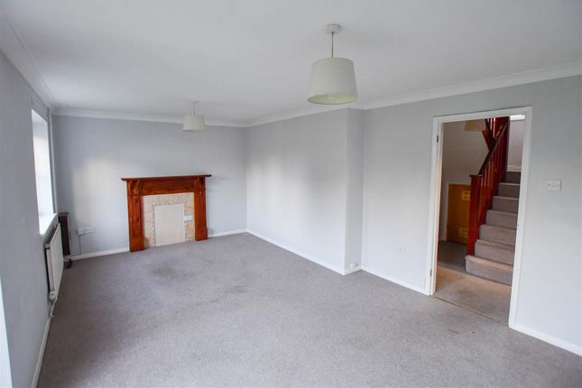23, Kestrel Close, Beck Row photo 3