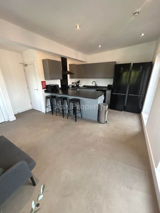 Room 2, The Lofts, Lodge Lane, Derby photo 3