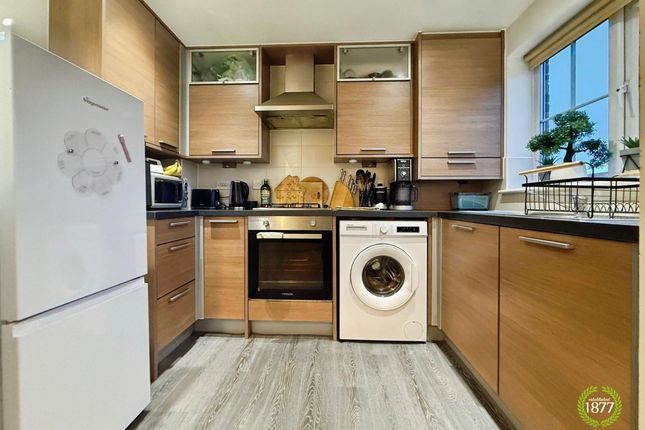 5 Lawson Court, Darwen photo 3