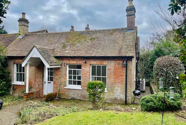 Thumbnail Cottage to rent in Latimer, Chesham