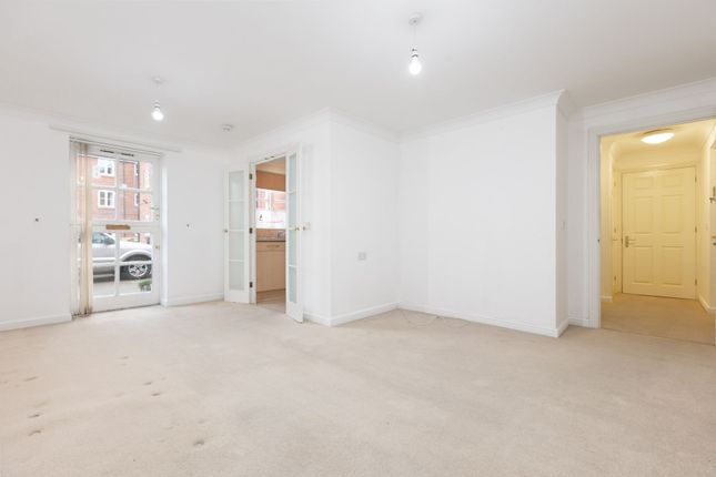 8 Whitings Court, Hitchin photo 4
