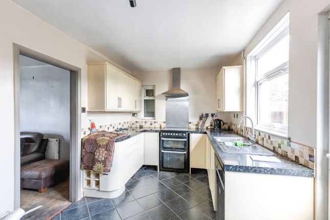 253, Priory Road, Wellingborough photo 4