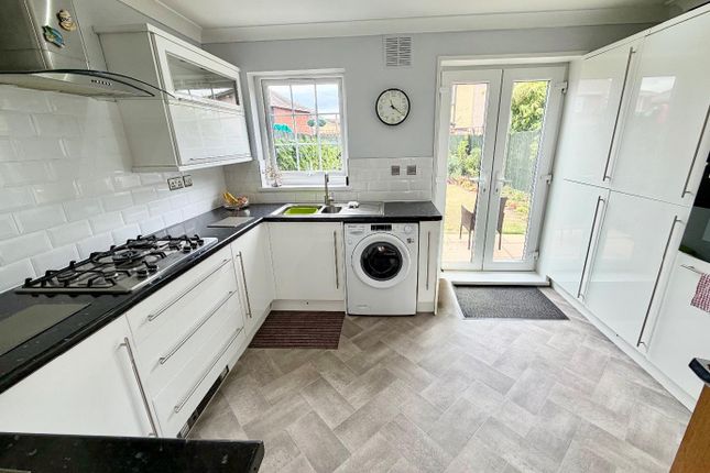 7, Hanson Grove, Middlesbrough photo 4