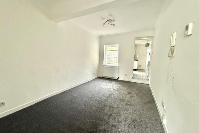 Flat 1, 57-59, Southchurch Avenue, Southend-on-Sea photo 4