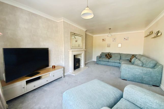 65, Canada Drive, Cottingham photo 4