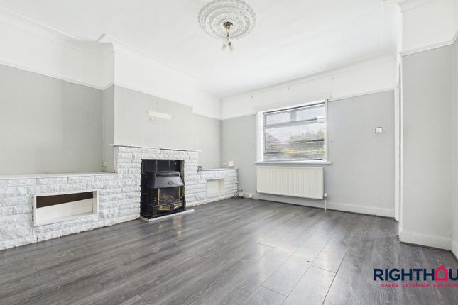 15 Como Grove, Bradford photo 2