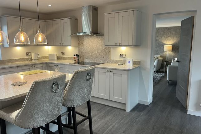 60 Hall Park Drive, Lytham St. Annes photo 3