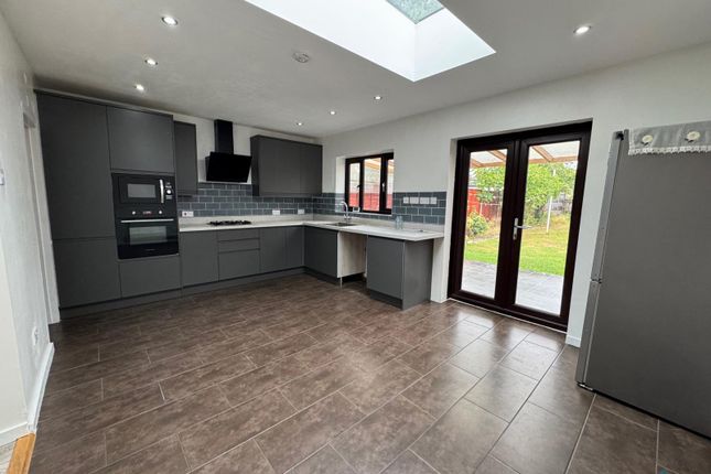 Large 6 / 7 Bedroom House