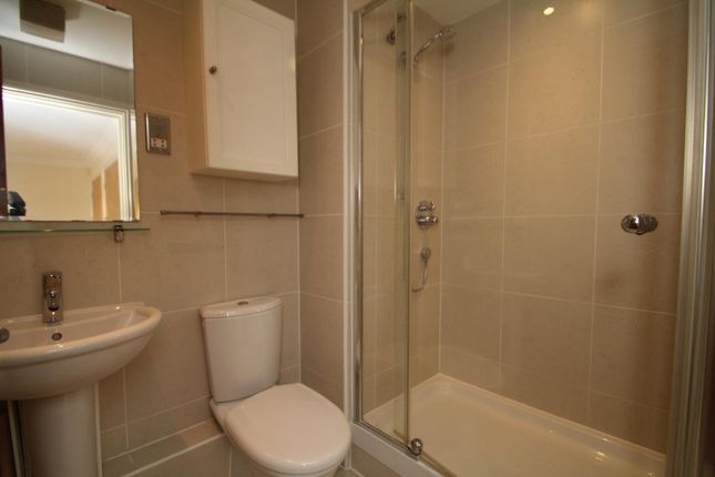 85, Micklethwaite Grove, West Yorkshire photo 4