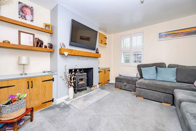 23, Harlington Road, Luton photo 2