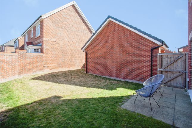 14, Rosefinch Road, Rotherham photo 4