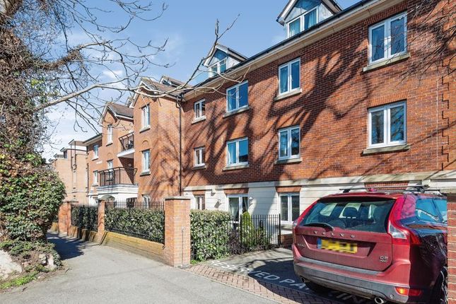 Thumbnail Flat for sale in Greenwood Court, Epsom