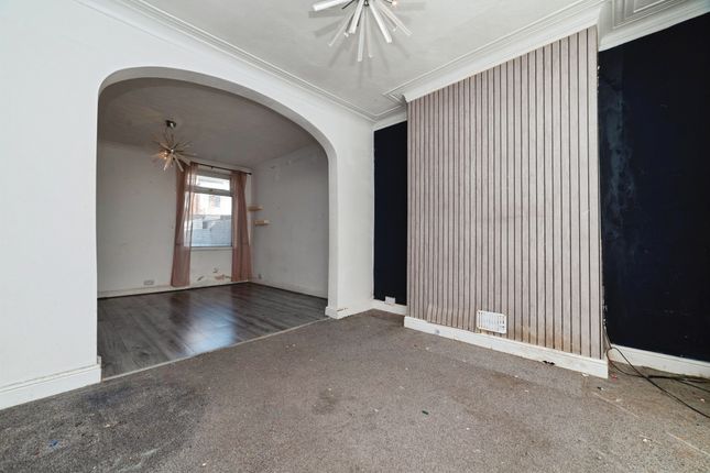 8, Woodland Villas, Hull photo 3