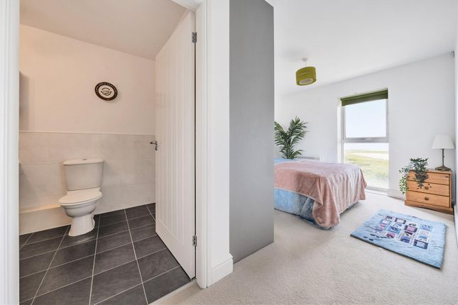 8, Bayview,, Llanelli photo 4