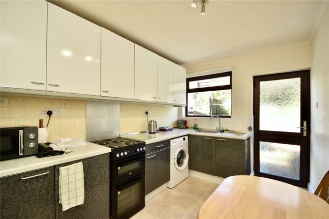 18, Farrowdale Avenue, Oldham photo 4