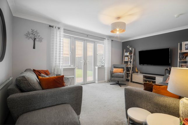 13, Fusilier Walk, Stewarton photo 3