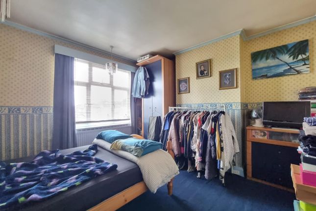 Terraced house for sale in Green Lane, Ilford