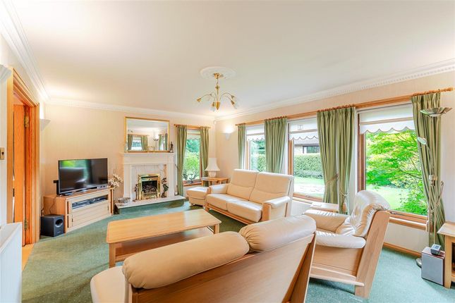 37, Hunter Grove, Bathgate photo 4