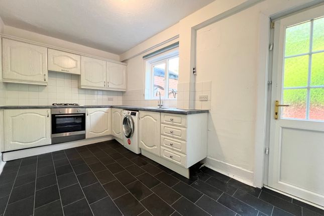 2, Stanmore Mount, Leeds photo 5