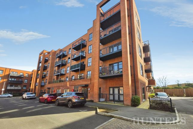 1-bed flat on 13 Perkin Court, 15 Thimble Crescent, Hackbridge, £284,000