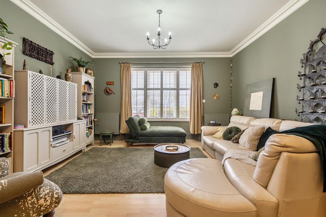 36 Long Fox Manor, 825 Bath Road, Bristol photo 3