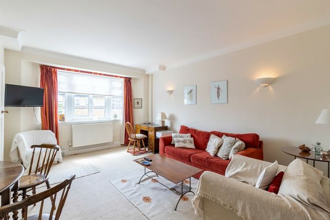 Flat to rent in Vicarage Court, Kensington