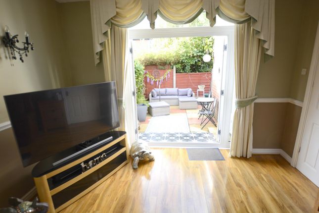 14, Castle Avenue, Denton photo 5