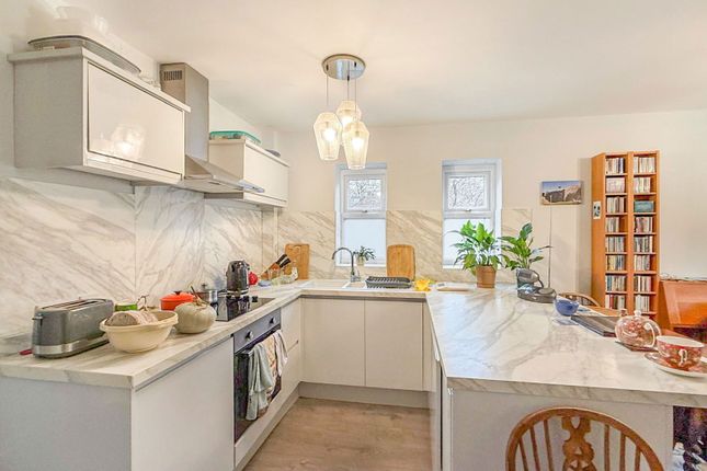 23,Flat 3, Sanderson Close, Hull photo 3