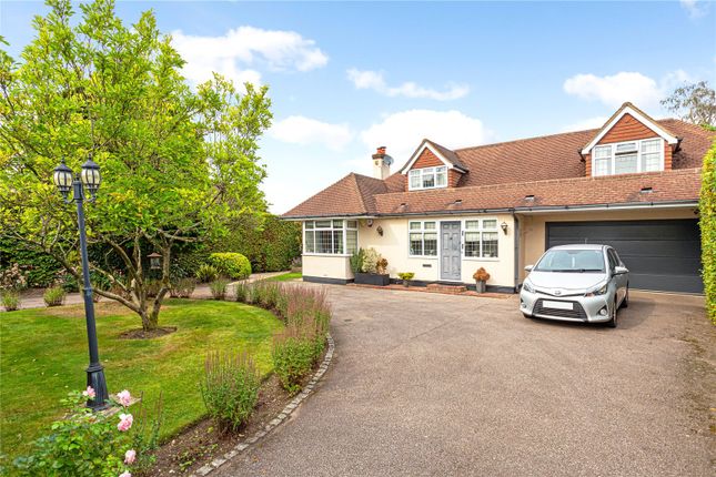 Thumbnail Bungalow for sale in Little Windmill Hill, Chipperfield, Kings Langley, Hertfordshire