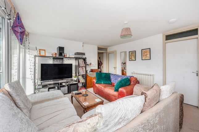 14, Stratford Court, Winchester photo 2