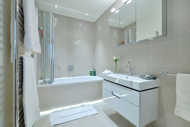 Flat to rent in Vicarage Court, Vicarage Gate, London
