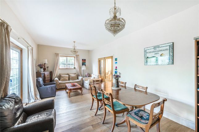 57, Bickersteth Road, London photo 2