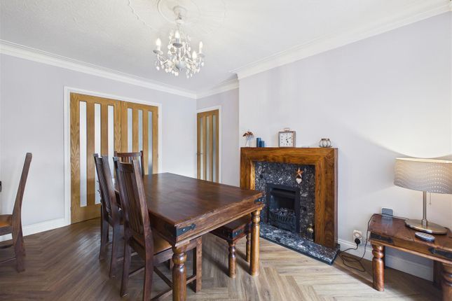 25, Norton Park Drive, Sheffield photo 4