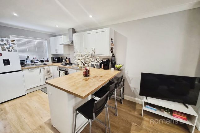51, Frogmore Close, Berkshire photo 5