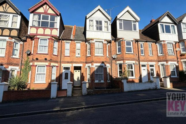 83, Linden Crescent, Folkestone photo 2