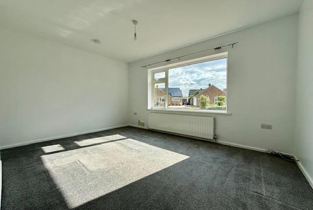 6, Tamar Close, Swindon photo 5
