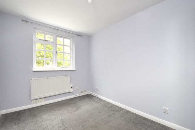 11 Hanson Close, Beckenham, Kent photo 3