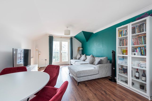 Flat for sale in Lime Tree Court, London Colney, St. Albans, Hertfordshire